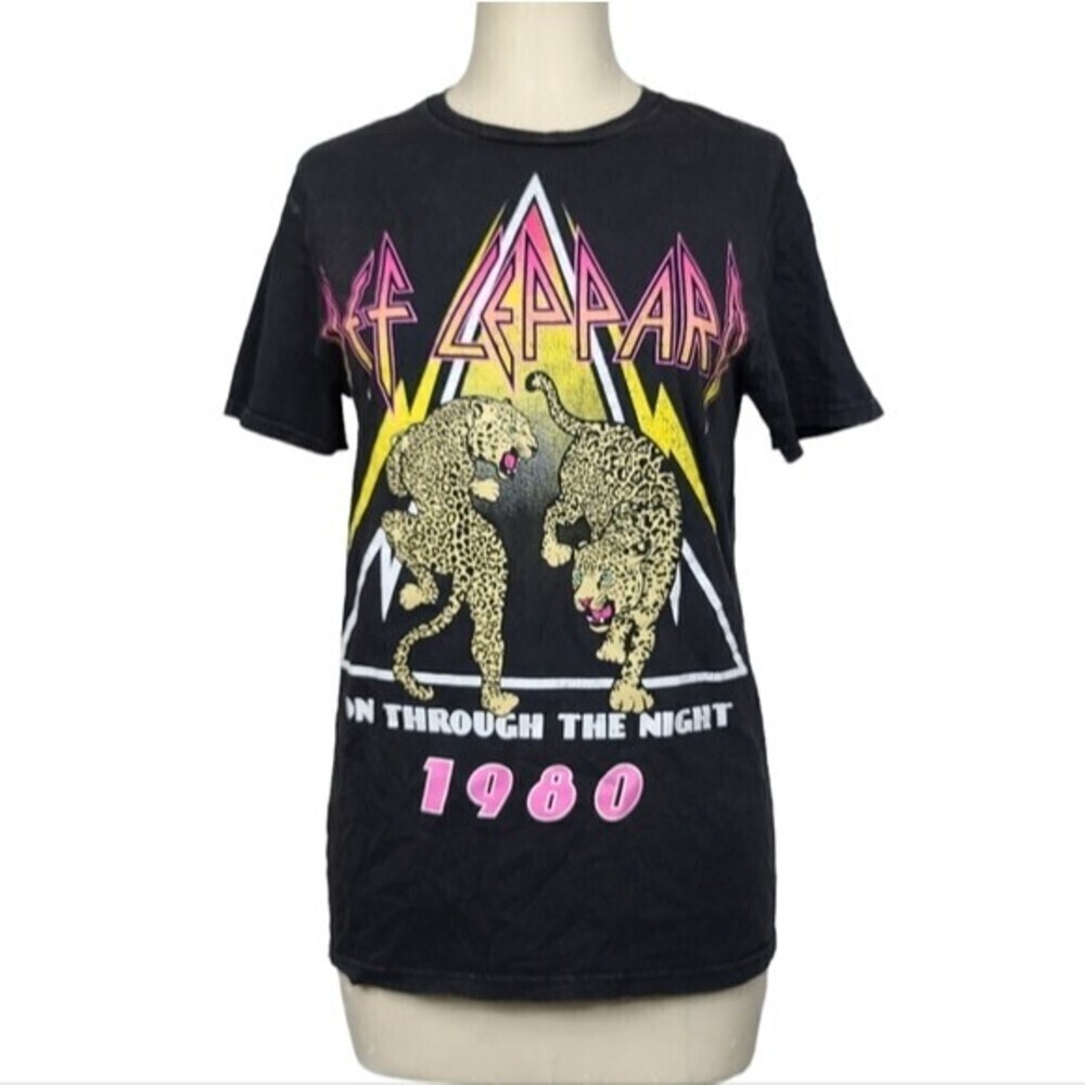 Def Leppard On Through The Night 1980 Black Wash Out Shirt S